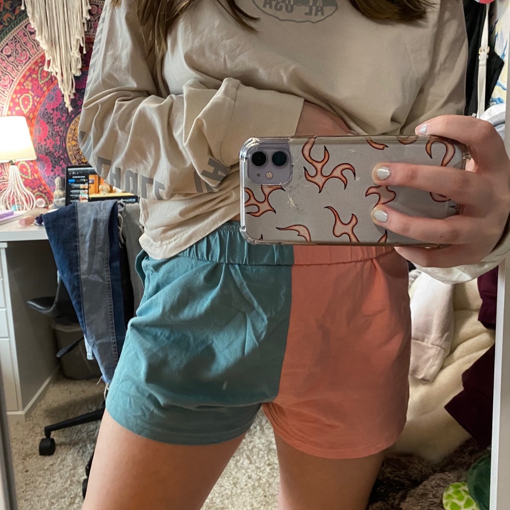 Colorblock Shorts - Picture 2 of 2